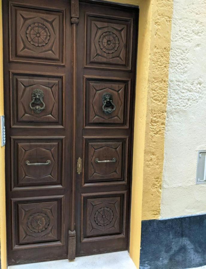 Lindo Piso En El Centro Historico De Cádiz
